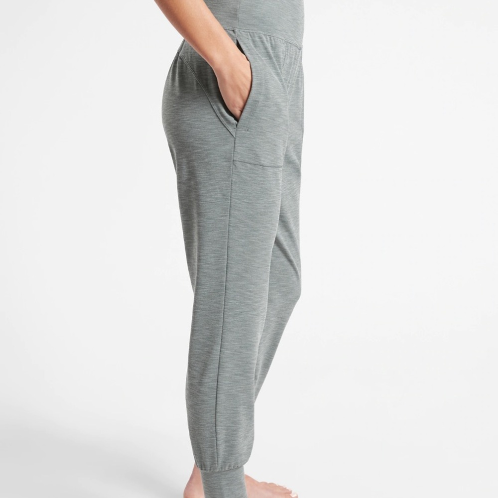 Athleta Salutation Jogger Size L